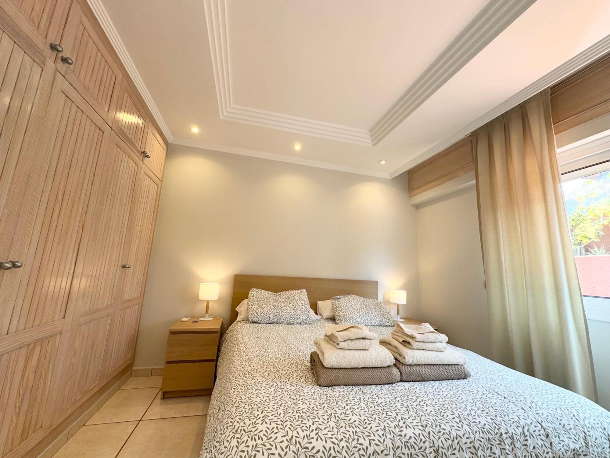 Villa Amorio A Spacious Modern Getaway With A Private Heated Pool & Sea Views 阿德耶 外观 照片